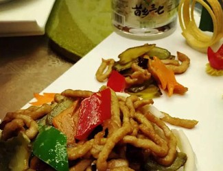 來(lái)份兒“苦肉計(jì)”？——鮮三七炒肉