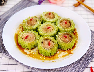 三七怎么吃：三七粉三七花苦瓜釀肉，原來(lái)苦也是種美味